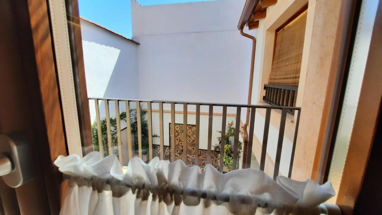 La Casa Del Medico Hosteria Rural Urda Ngoại thất bức ảnh